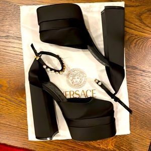 Versace platform dupes new